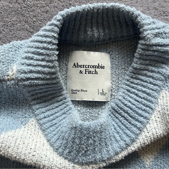 SOLD—Abercrombie & Fitch Diamond Pattern Sweater in Blue and Cream - Picture 2 of 5